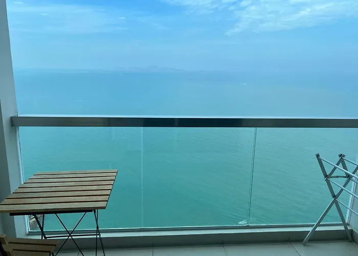 The Palm Wongamat - 1Br Luxury Beachfront Suite - Ocean View - 32 Floor
